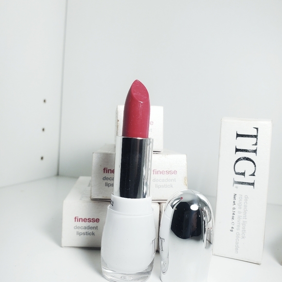 TIGI Decadent Lipstick in "Finesse" - Picture 2 of 3